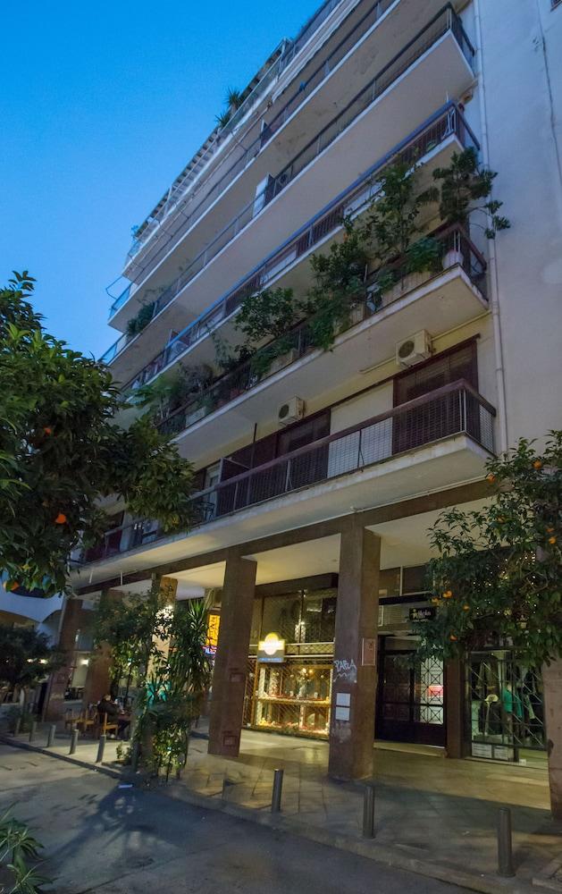Cozy Apartment In Syntagma-Plaka By Ghh เอเธนส์ ภายนอก รูปภาพ