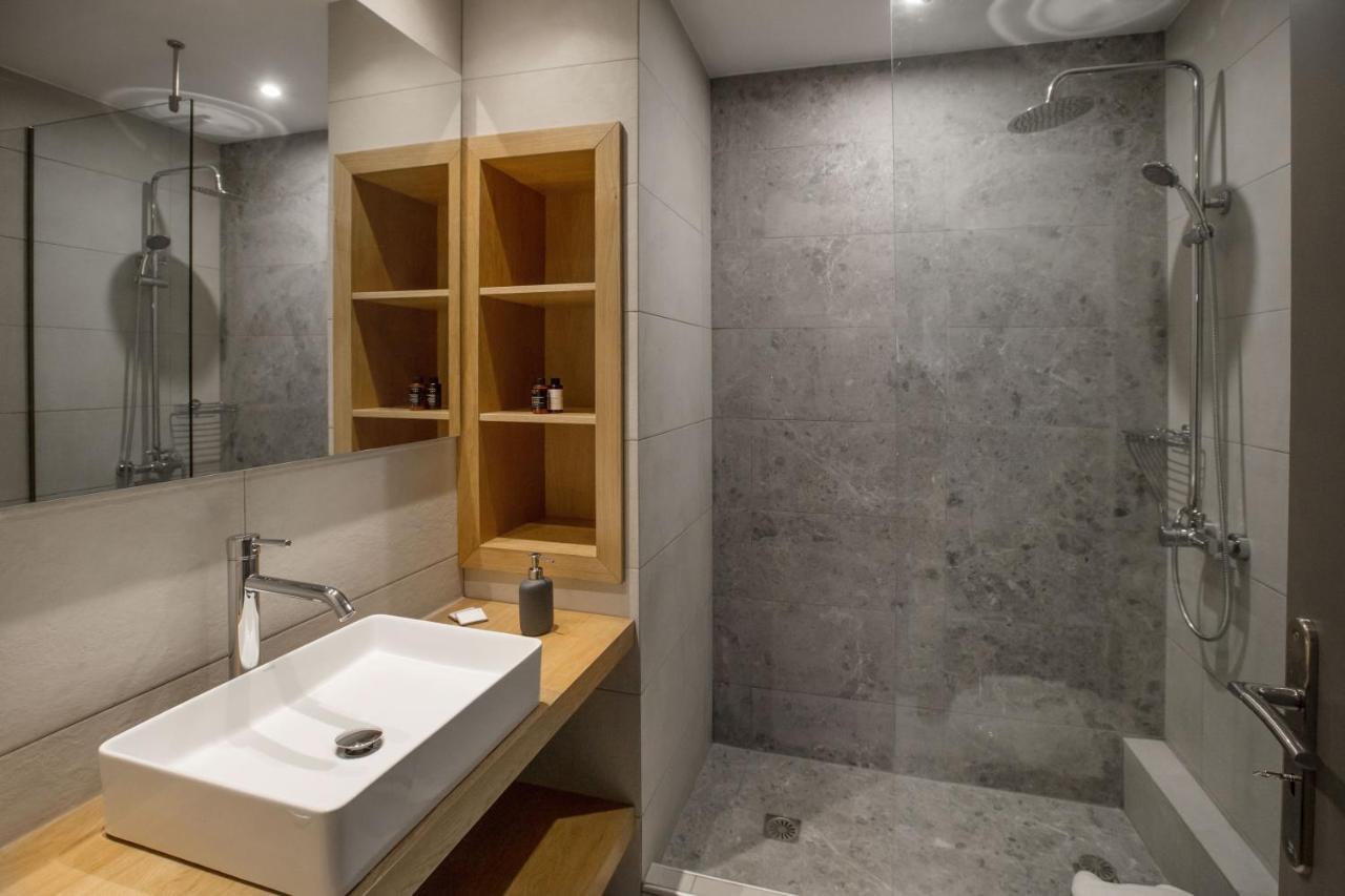 Cozy Apartment In Syntagma-Plaka By Ghh เอเธนส์ ภายนอก รูปภาพ